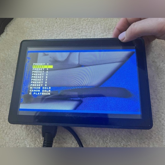 SmallHD AC7 On-Camera Monitor - Picture 3 of 6